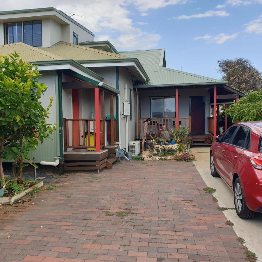 Bunbury'S Most Convenient Location מראה חיצוני תמונה